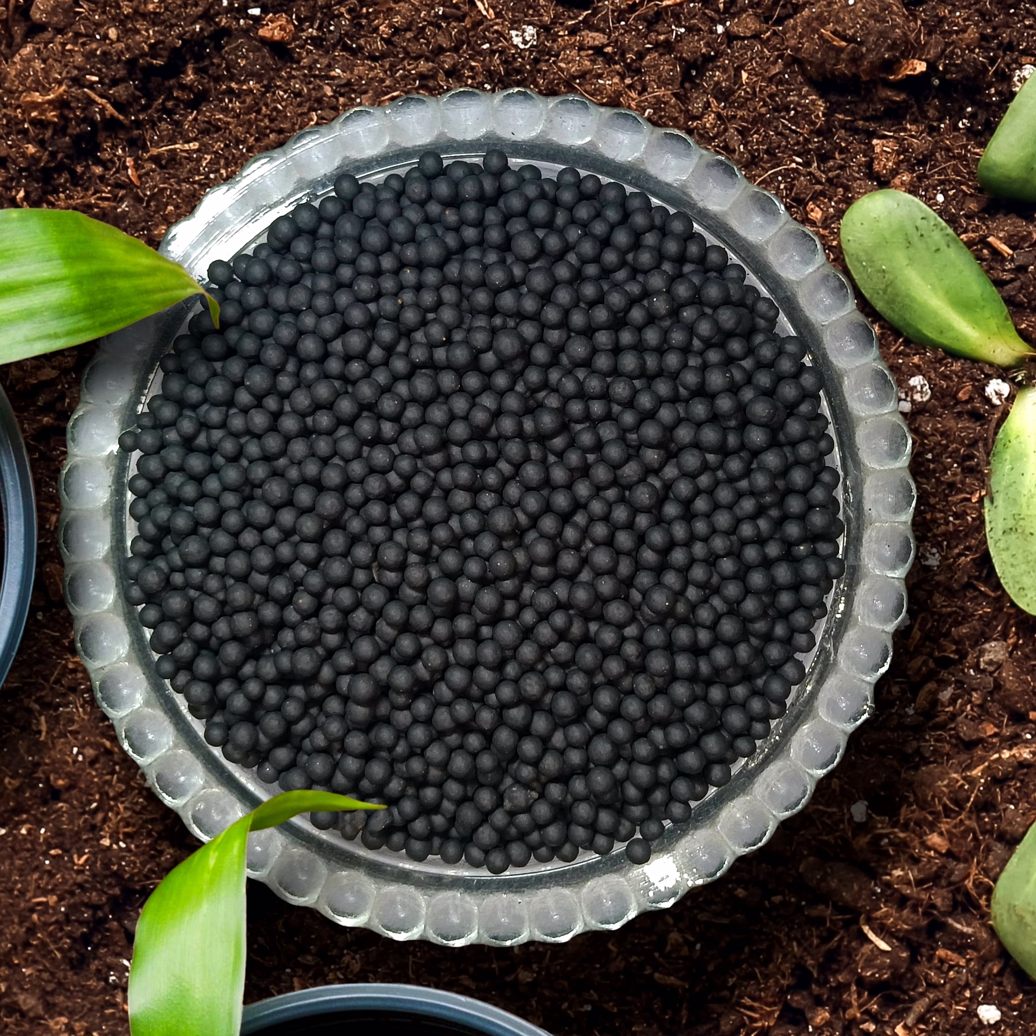 black bentonite granules/balls