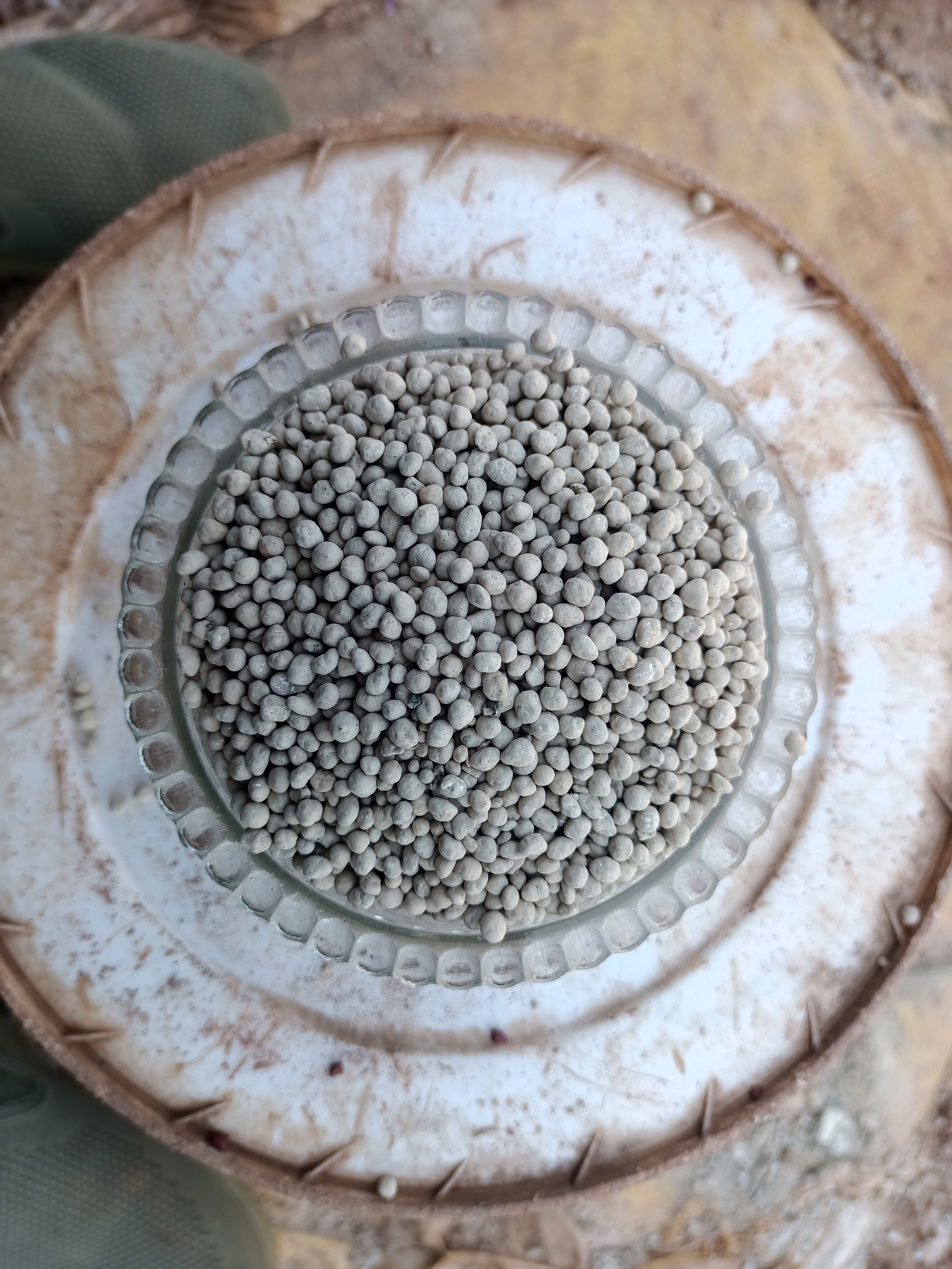 White od-even dolomite granules image 3