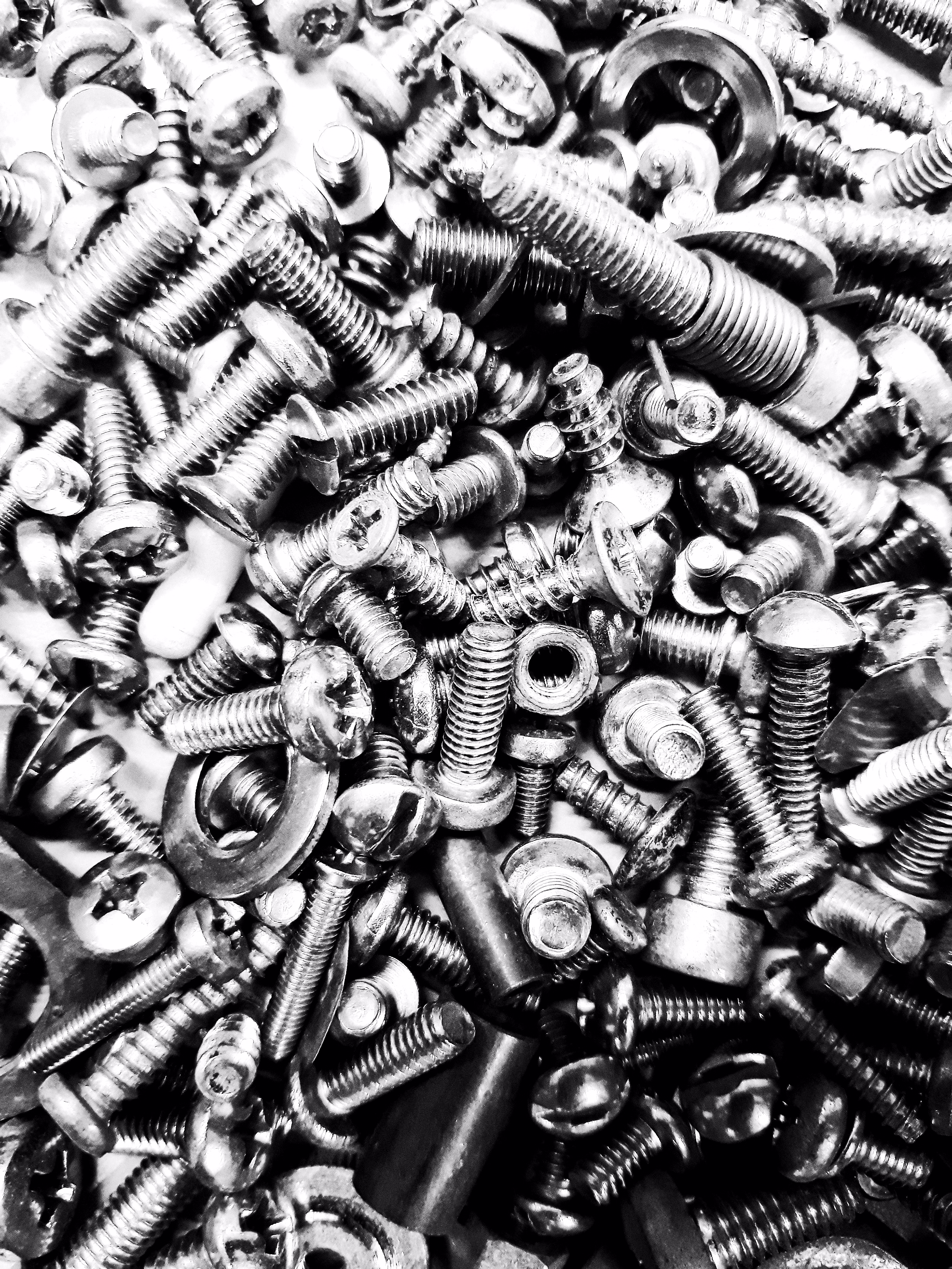 engineering products nut bolts,fastners,valves etc