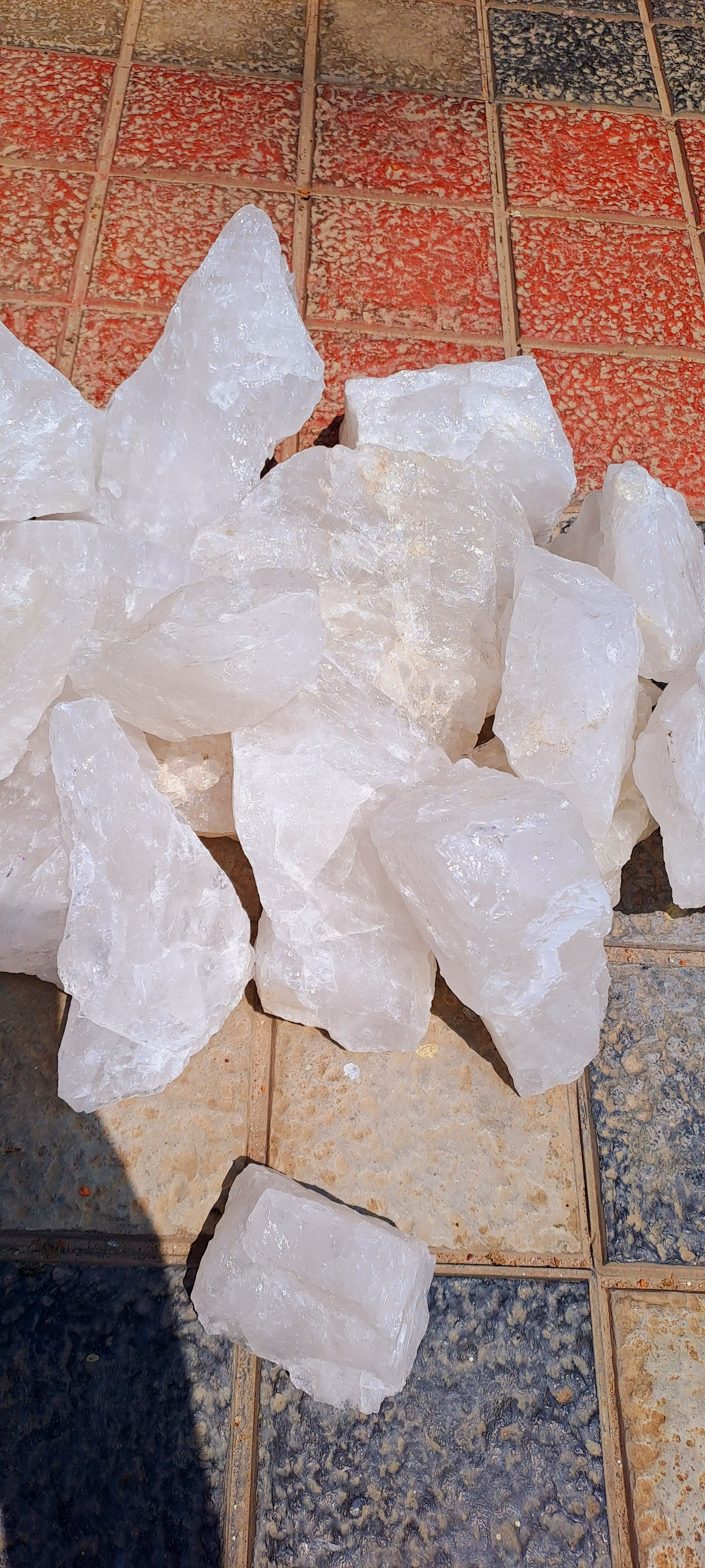 Quartz lumps image 4