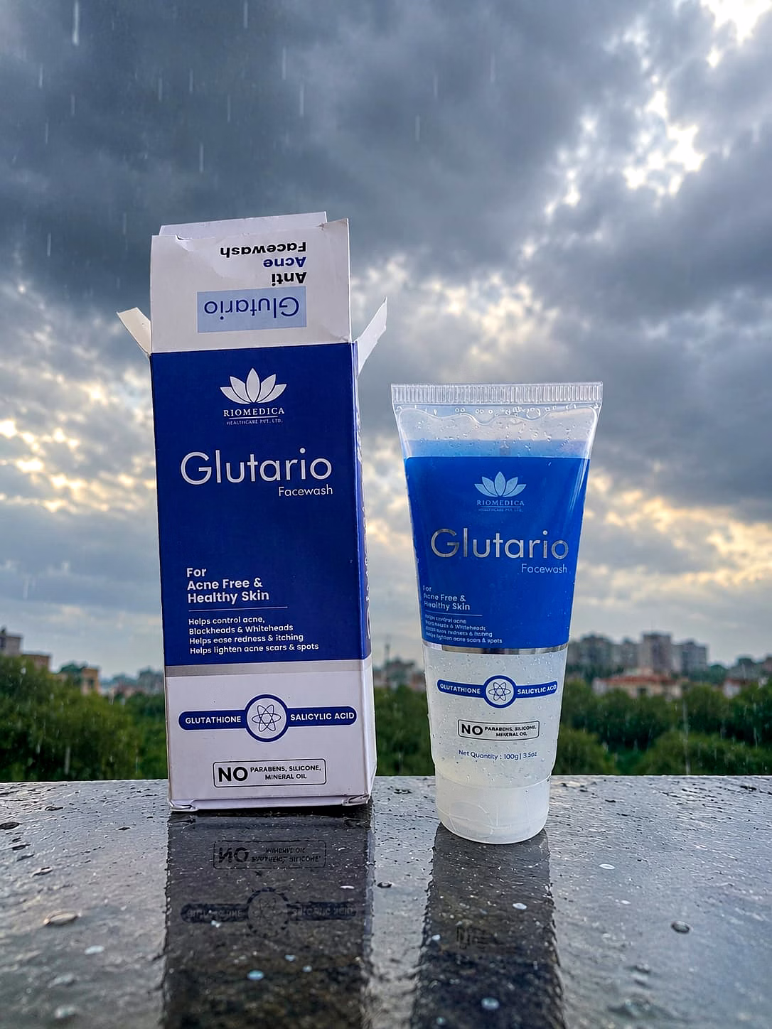 GLUTARIO FACE WASH image 2