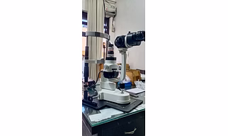 Slit lamp