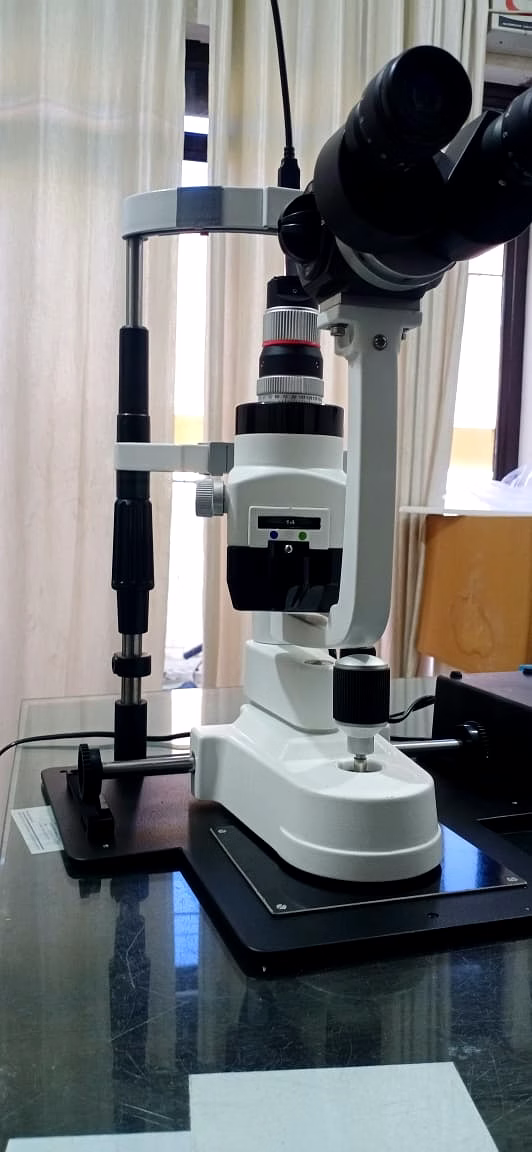 Slit lamp image 3