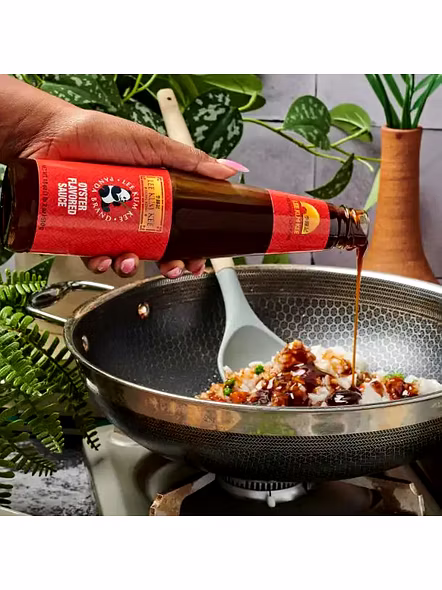 Lee Kum Kee Panda Brand Oyster Sauce (510 G)-1