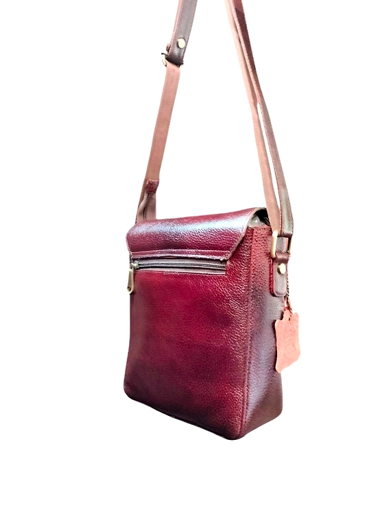 Spacious &amp; Sophisticated Leather Messenger Bag-1