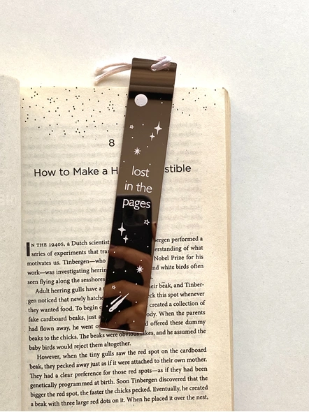 Lost in the pages - Bookmark-1