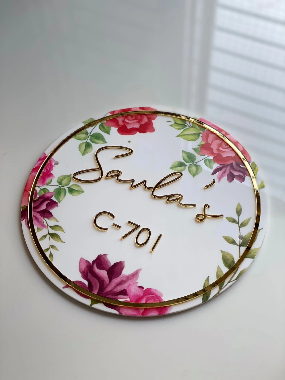 Red and Pink Floral Nameplate - Circle-1