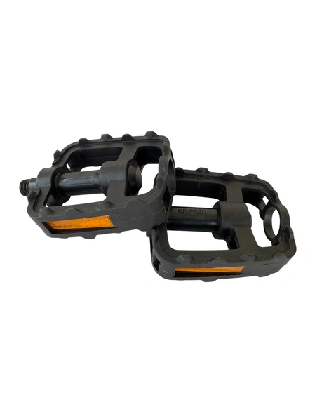 Scud® Pedals with Steel Axle and Extra Grip with ISO Reflectors-SCUDPDLXTR1