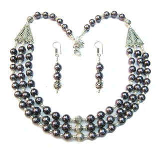 Vinayak victorian pearls necklace Set(Black Shell )