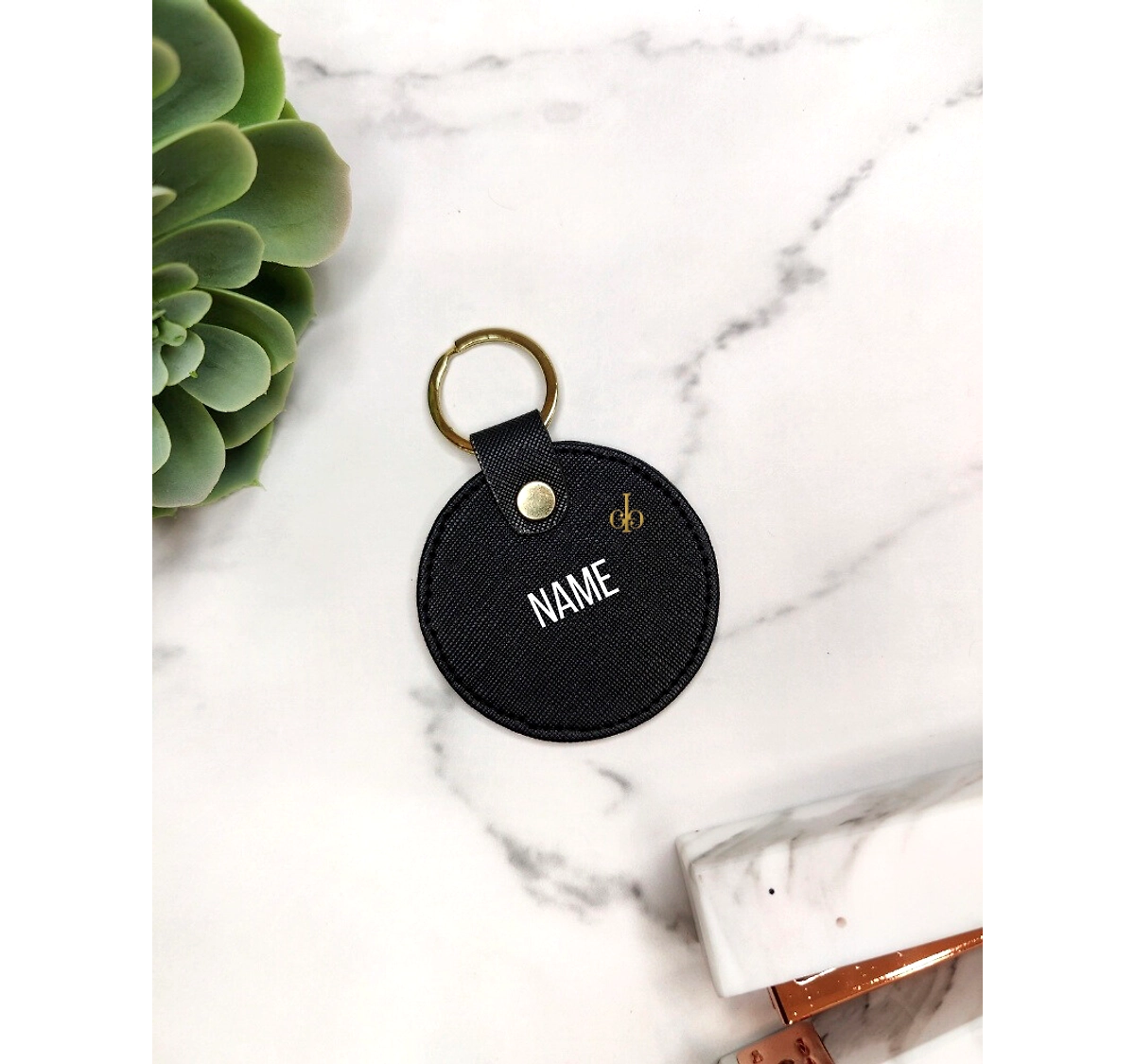 Leather hot sale circle keychain