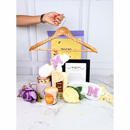 mommy’s moments hamper