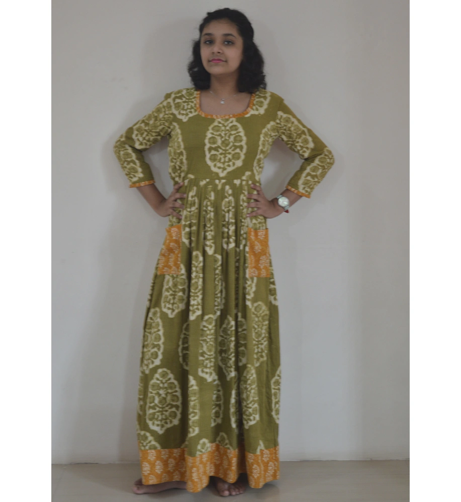 Mendi Floral Motif Dabu Print Kurti-2