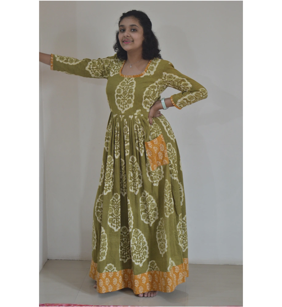 Mendi Floral Motif Dabu Print Kurti-3