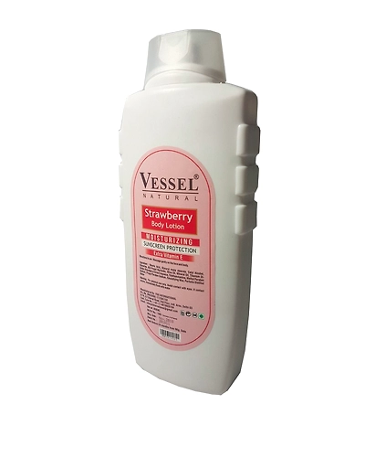 Strawberry Moisturizing Sunscreen Protection Body Lotion with Extra Vitamin E, 650ml.-1