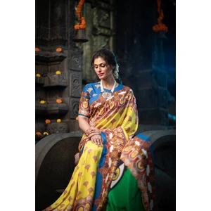 Sarees Online - Buy Latest Sarees for Women Online