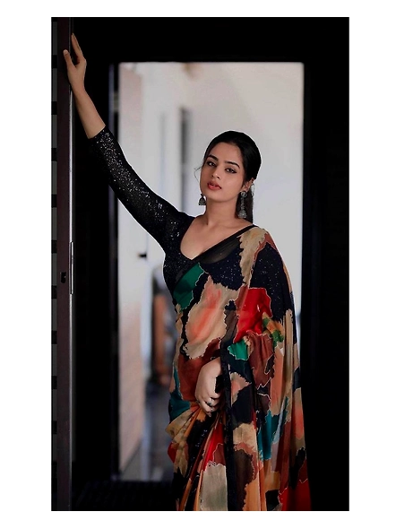 Black Georgette Digital Printed Saree: Bollywood Inspired-4