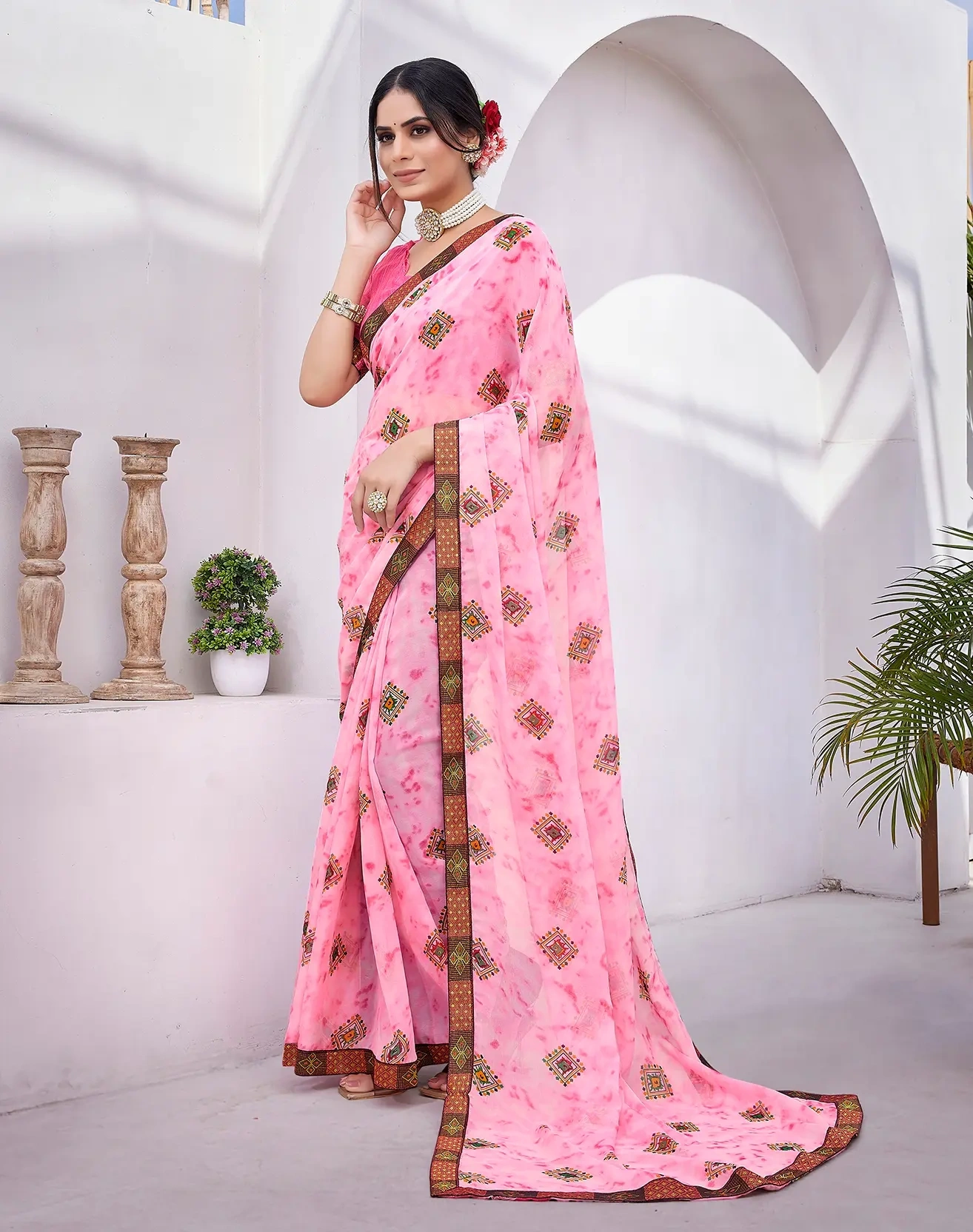 Exquisite Georgette Saree with Jacquard Lace Borders-Pink-3