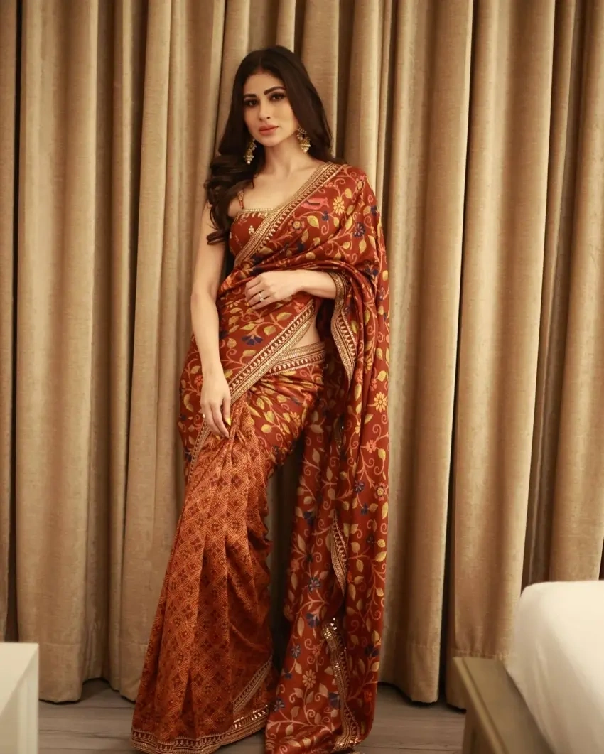 Women's Chinon Silk Digital Print Saree (Mouni Roy Flower)-1