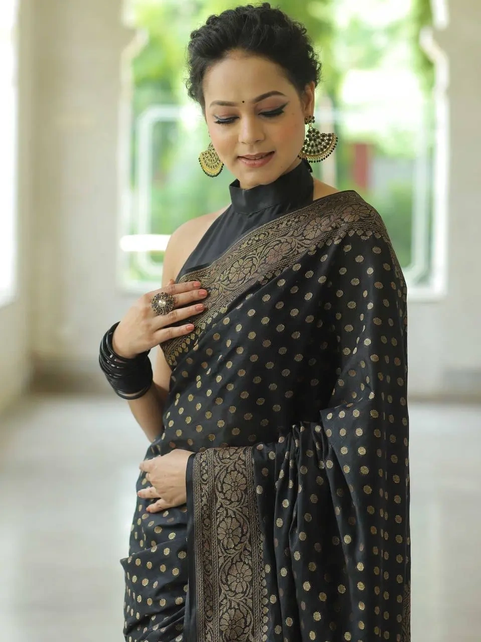 Pure Banarasi Silk Saree with Attractive Blouse Piece - Luxurious Jacquard Work-Black-1