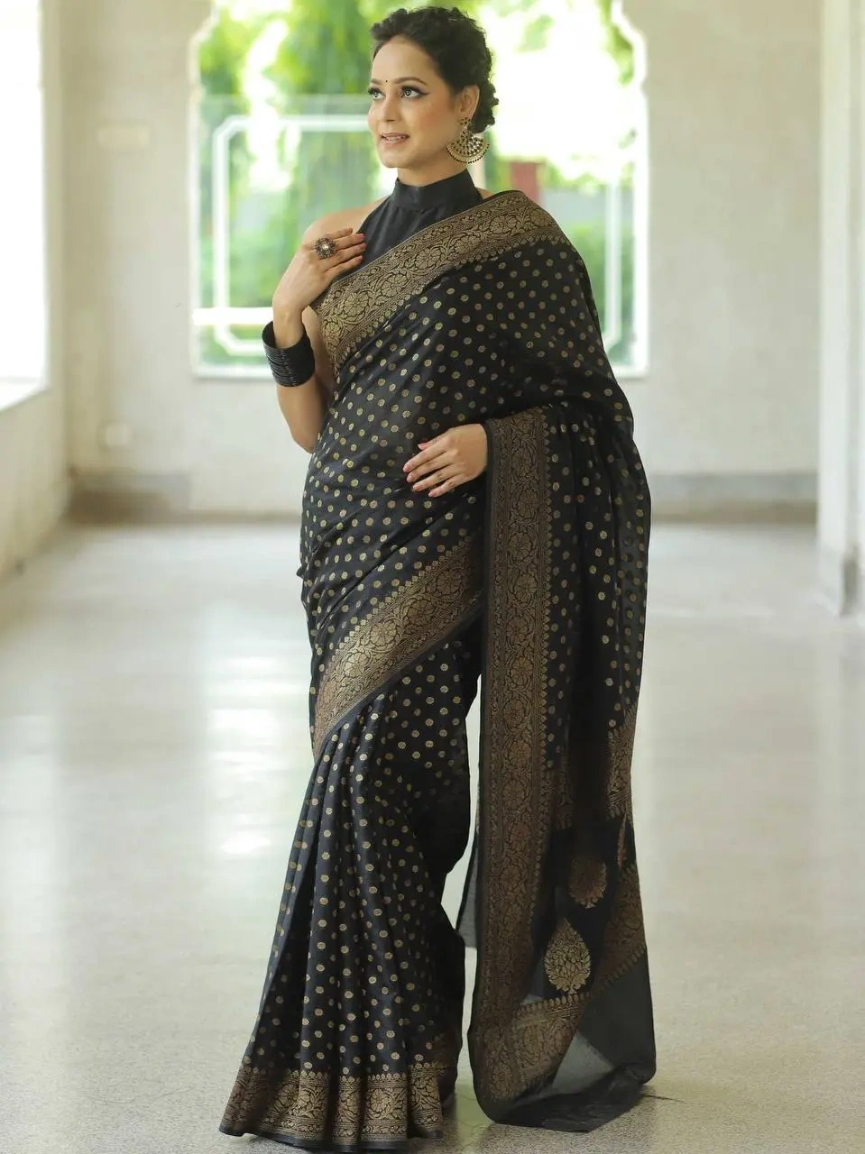 Pure Banarasi Silk Saree with Attractive Blouse Piece - Luxurious Jacquard Work-Black-2