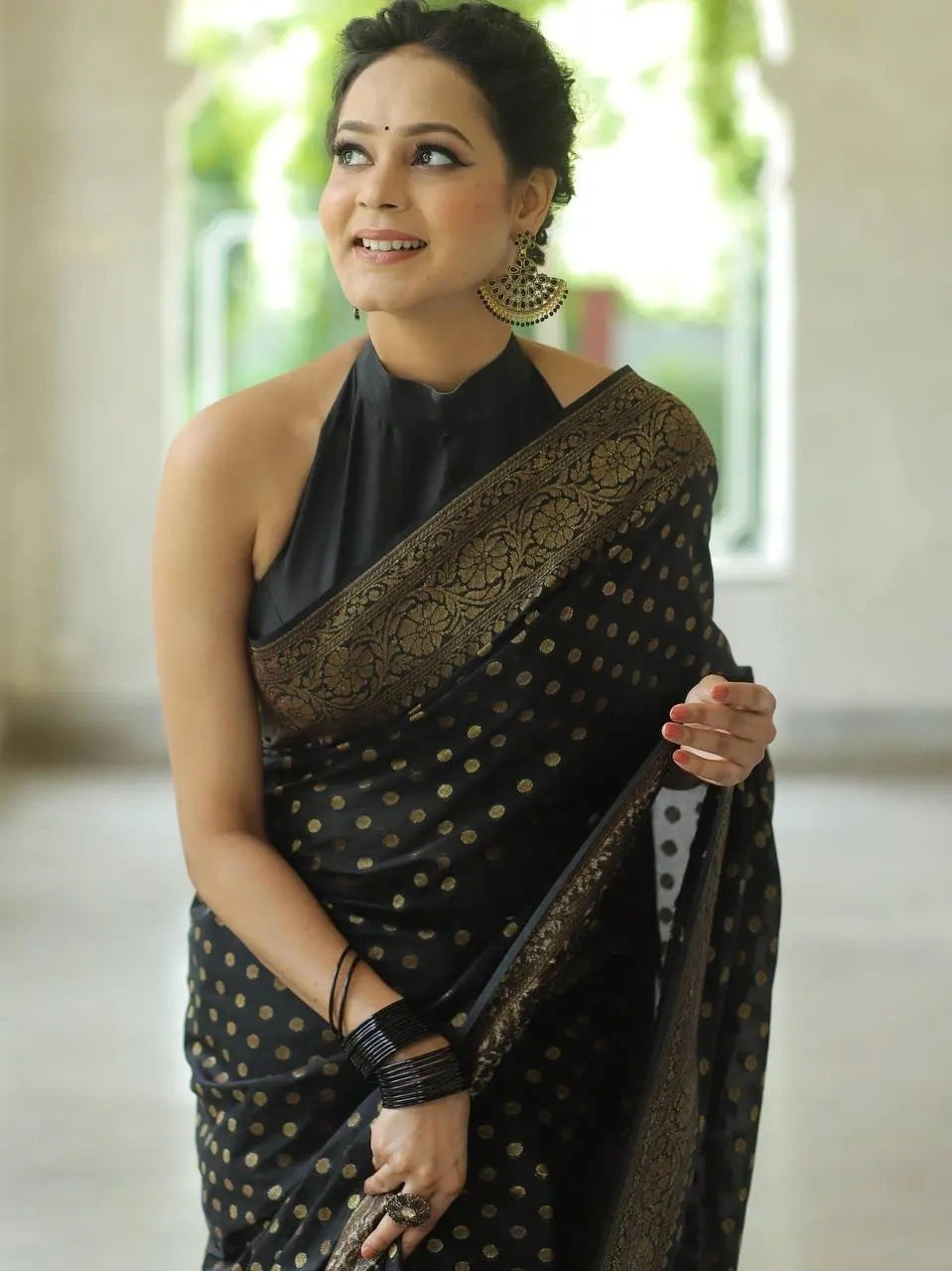 Pure Banarasi Silk Saree with Attractive Blouse Piece - Luxurious Jacquard Work-Black-4