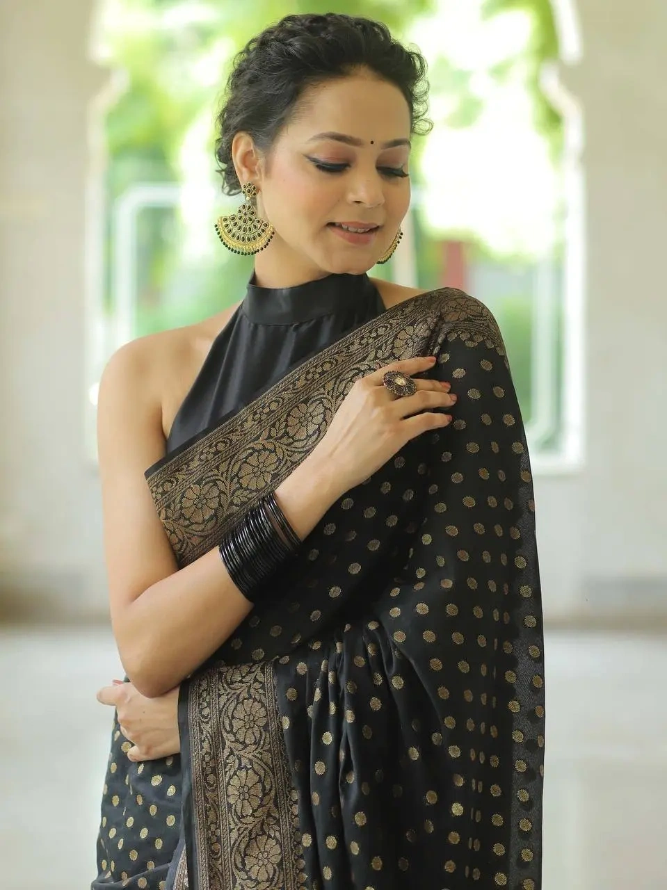 Pure Banarasi Silk Saree with Attractive Blouse Piece - Luxurious Jacquard Work-Black-5