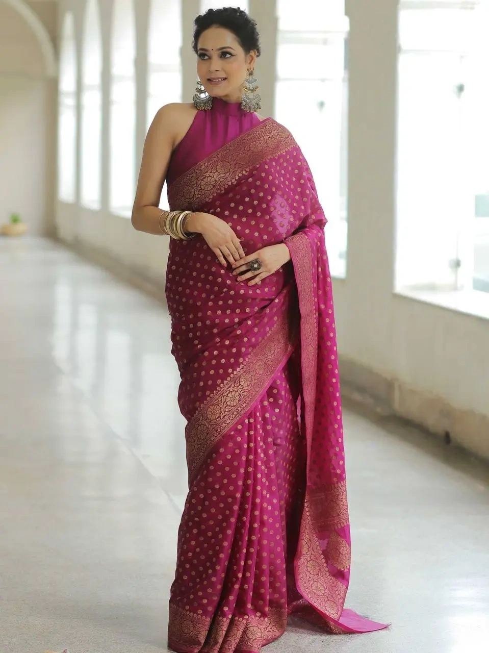 Pure Banarasi Silk Saree with Attractive Blouse Piece - Luxurious Jacquard Work-RS18W