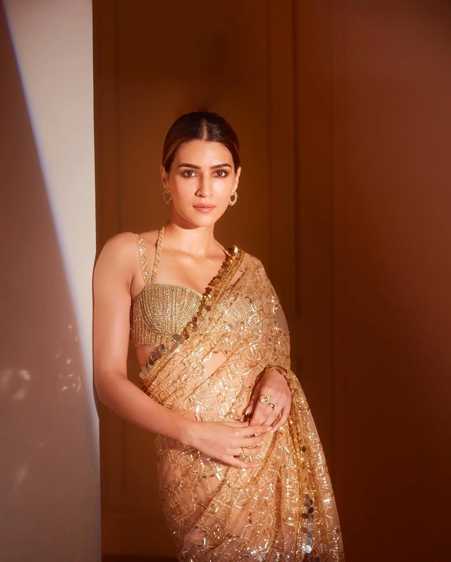 Kriti Sanon Gold Net Sequenced Worked Saree - Exquisite Thread &amp; Sequence Work-SN-728