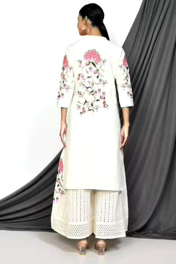 Ivory Hakoba Kurta &amp; Pant Set - Elegant Ensemble for Modern Sophistication-M-4