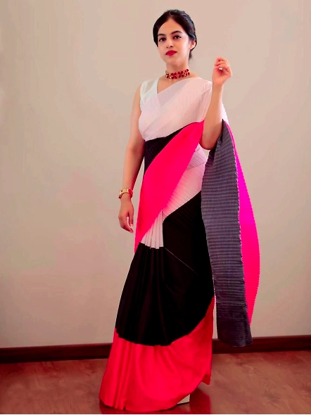 Crush Georgette Saree with Digital Print-White-2