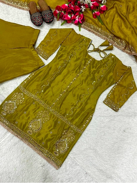 parrot green suit combination dupatta