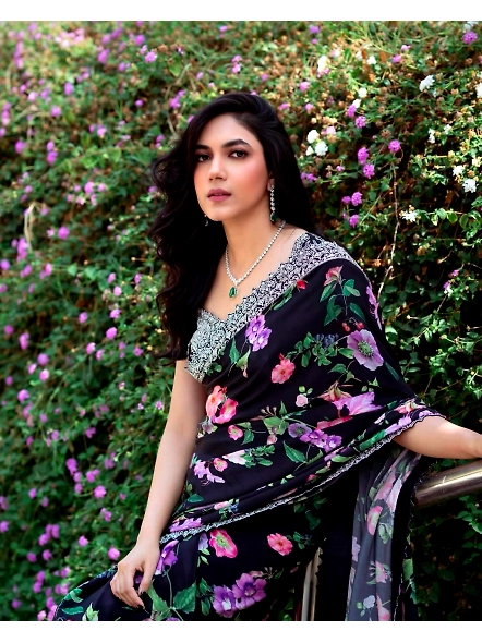 lace border work saree