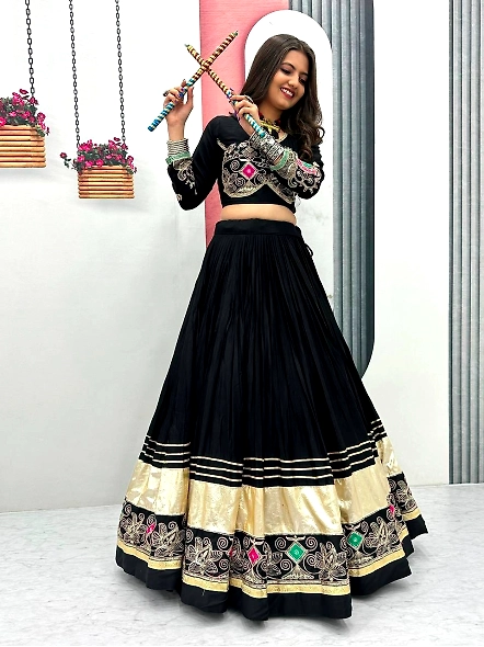 black navratri chaniya choli