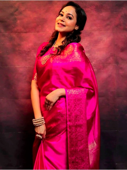 Pink Zari contrast border saree