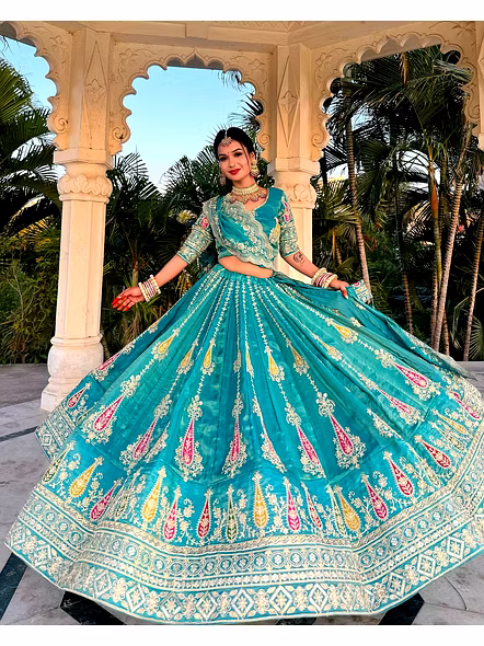shimmer lehenga with dupatta