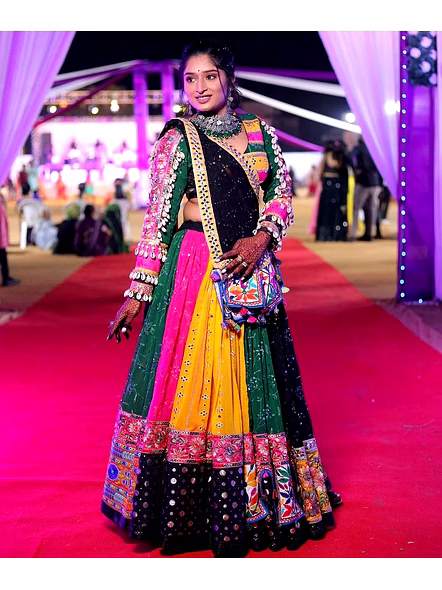 Dandiya Delight Navratri Lehenga Choli-2