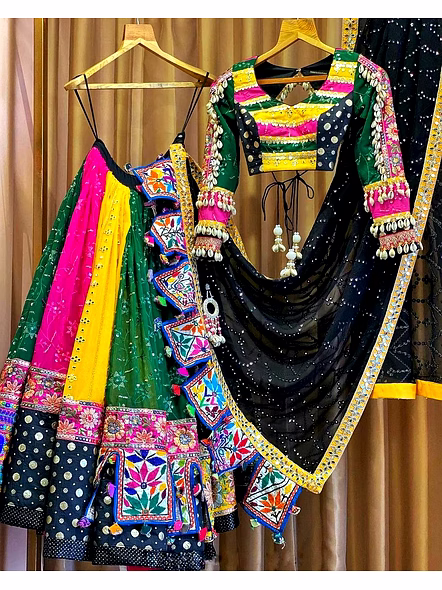 Dandiya Delight Navratri Lehenga Choli-4