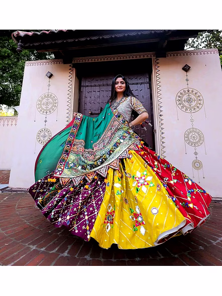Geeta Rabari Mirror Work Chaniya Choli-3