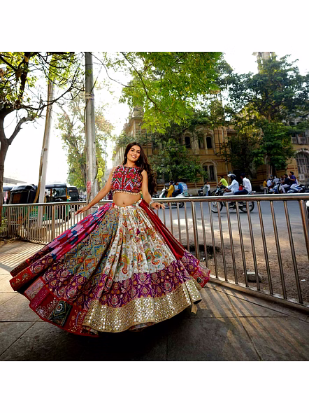 gujarati mirror work lehenga