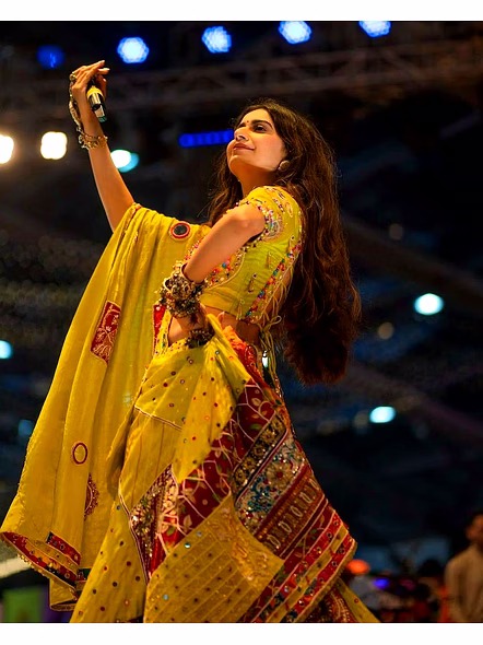 Kinjal Dave Yellow Digital Printed Chaniya Choli-Yellow-4