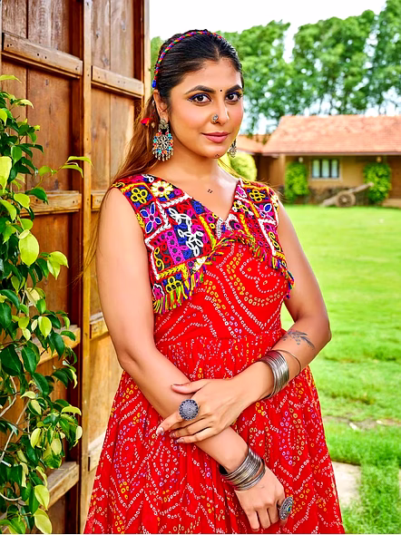 Georgette Gowns With Kutchi Work-NV163_Red