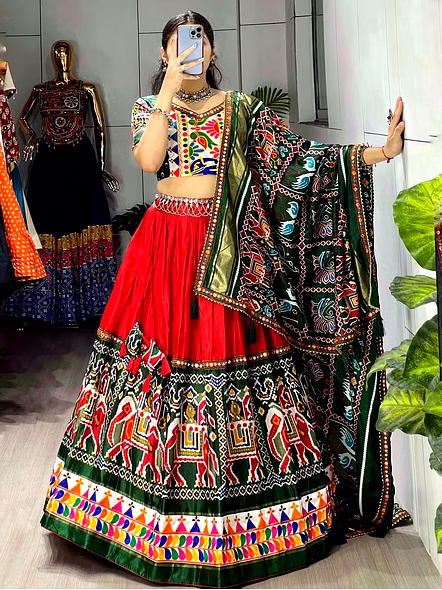 Patola Garba Choli with Gamthi Work-5