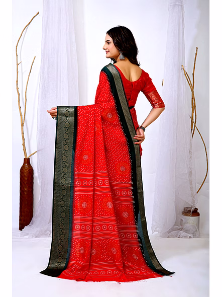 traditional Bandhani saree