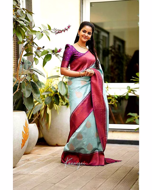 Floral Pattern Banarasi Silk Traditional Saree with Butta Work image 2