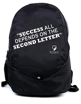 Deal Especial Success 30 Litre Anti Theft Backpack with USB Charging Port - Black (Waterproof, Cut P