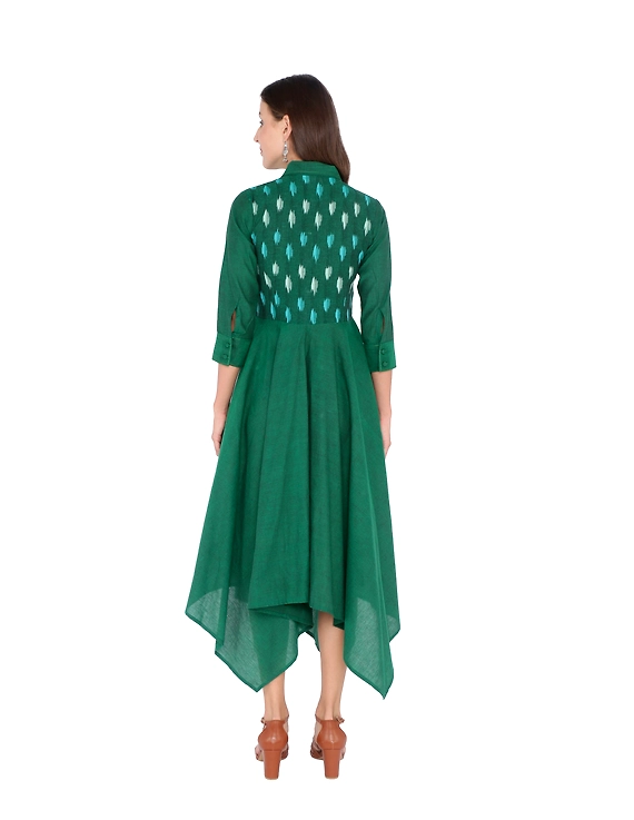 MANGALAGIRI COTTON DRESS IN EMERALD GREEN WITH AN IKAT YOKE : LD500B-S-2