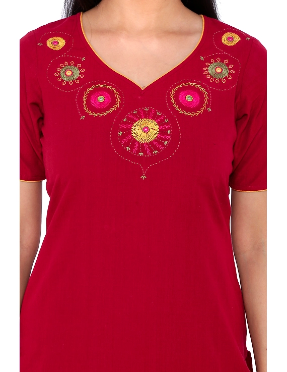 RED STRAIGHT KURTA WITH HAND EMBROIDERY: LK161B-L-1