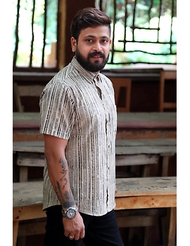 Beige Casual Shirt With Kalamkari Stripes : GT420F-XL-Beige-2-sm