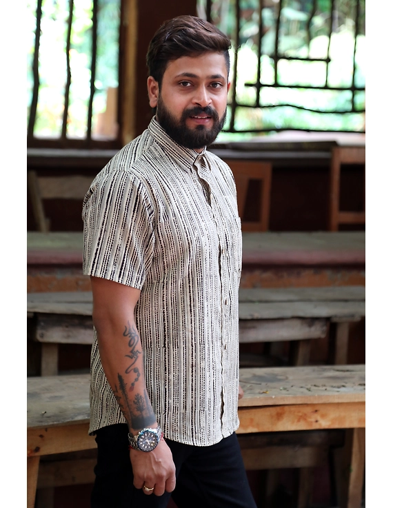 Beige Casual Shirt With Kalamkari Stripes : GT420F-XL-Beige-2