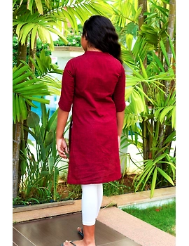 Maroon Mandarin Collar Kurta For Girls: Lk405C-(8-9)-2-sm